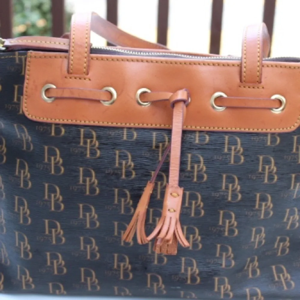Dooney & Bourke signature logo tassel tote bag